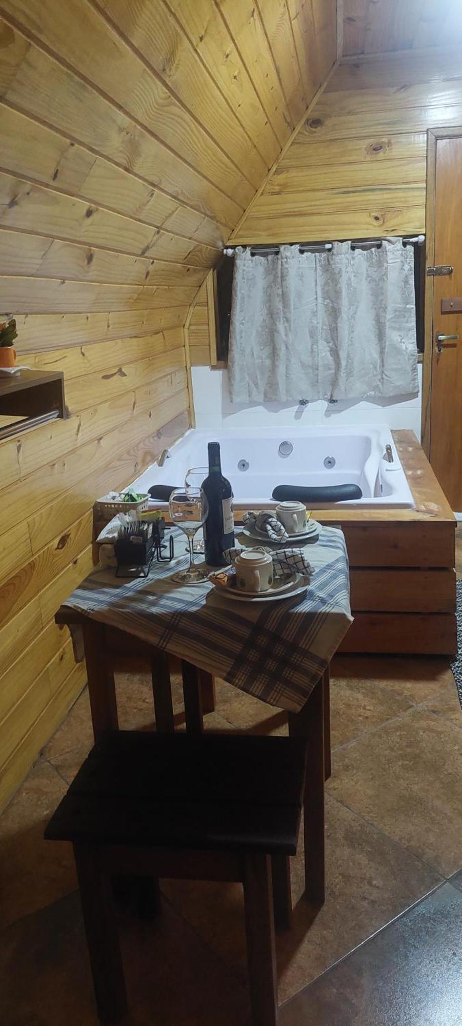 Chale Com Hidromassagem Da Vick Hotel Campos do Jordão Екстериор снимка
